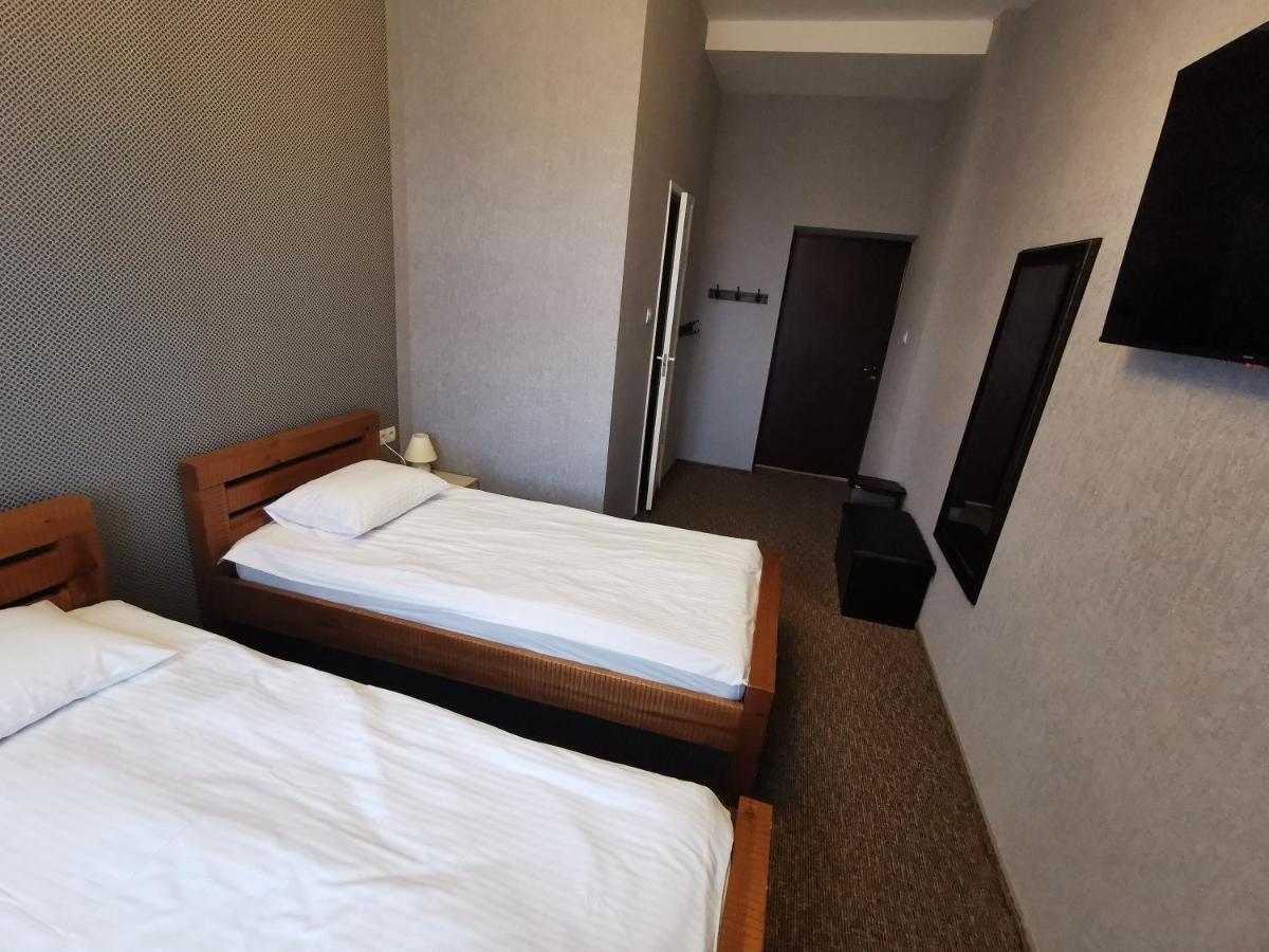 Hotel Karklu Muiza Jelgava Kültér fotó